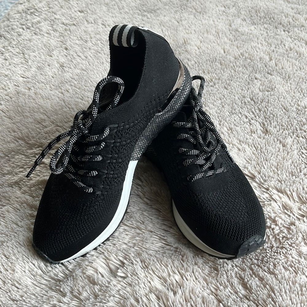 J Slides - Black trendy tennies shoes